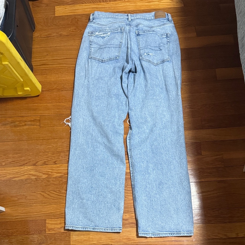 American Eagle Outfitters Light Blue Ripped Straight Leg Jeans - Picture 2 of 4